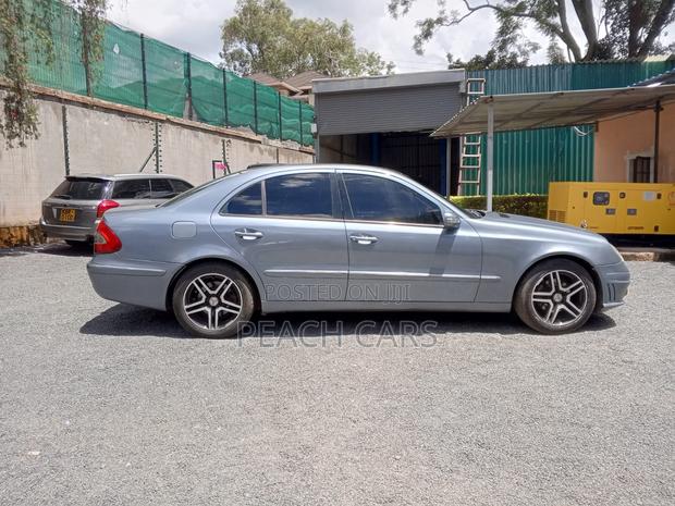 Mercedes-Benz E240 2002 Blue