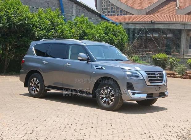 Nissan Patrol 2022 Silver