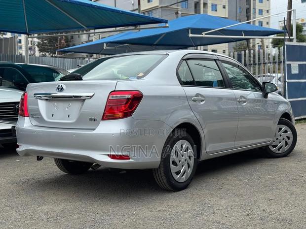 Toyota Axio 2019 Silver