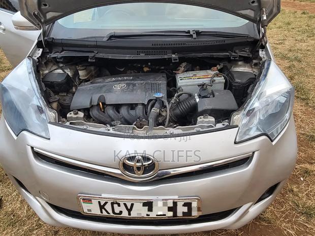 Toyota Ractis 2013 Silver