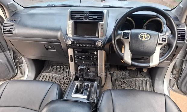 Toyota Land Cruiser Prado 2010 Silver