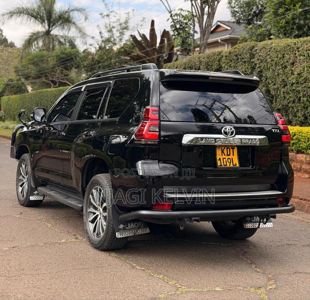 Toyota Land Cruiser Prado 2.7 2018 Black