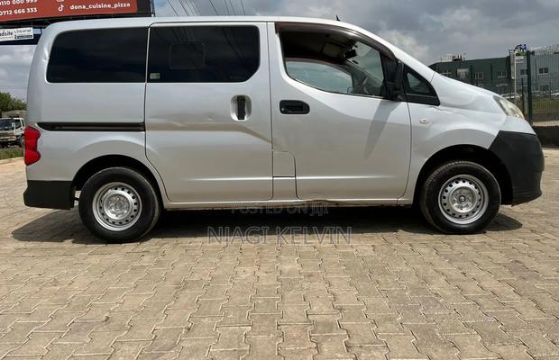 Nissan NV200 2009 Gray