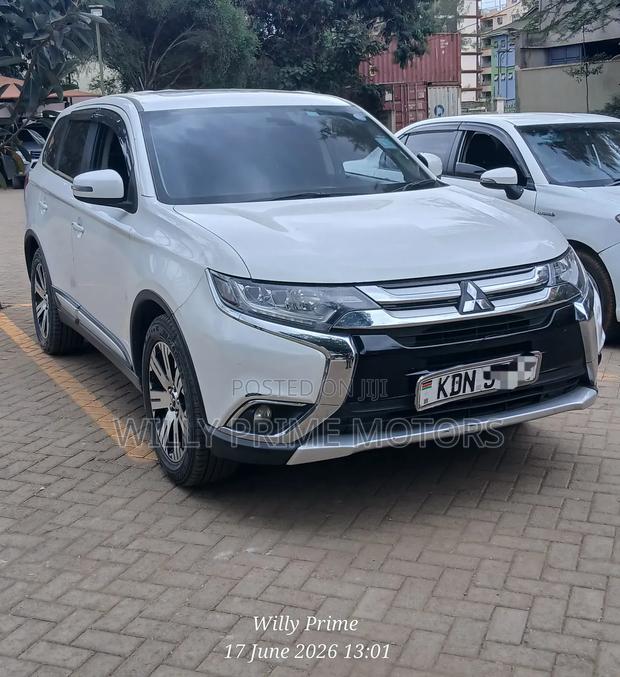 Mitsubishi Outlander 2016 White