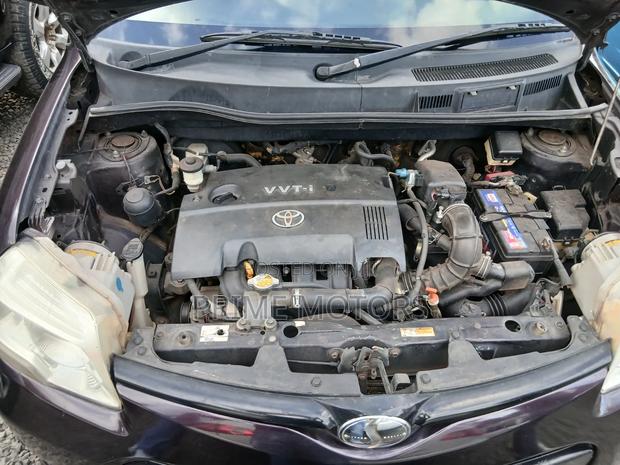 Toyota Sienta 1.5 FWD 2012 Maroon