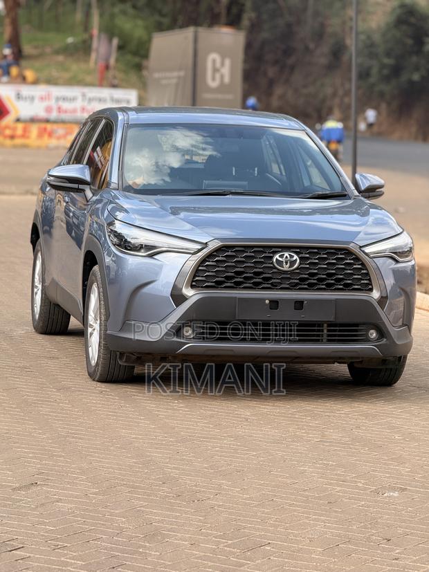 Toyota Corolla Cross XLE AWD 2023 Gray