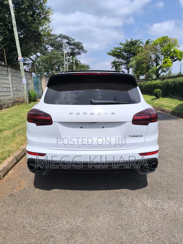 Porsche Cayenne 2018 White