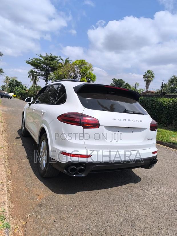 Porsche Cayenne 2018 White