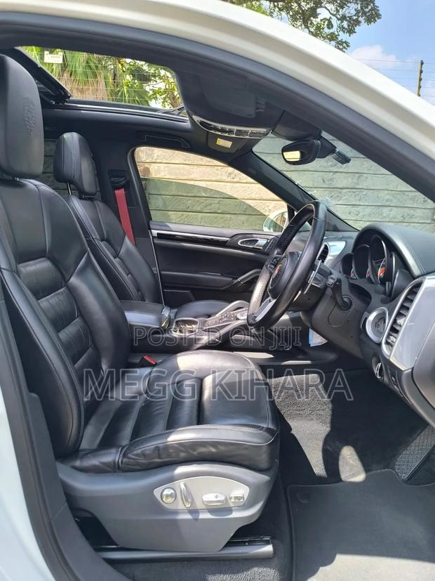 Porsche Cayenne 2018 White