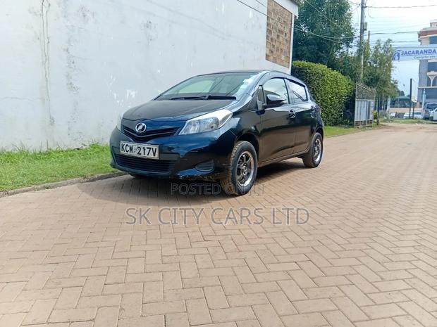 Toyota Vitz 2012 Black
