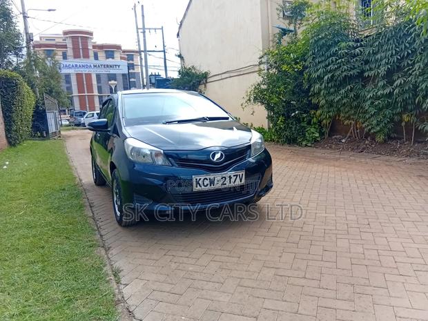 Toyota Vitz 2012 Black
