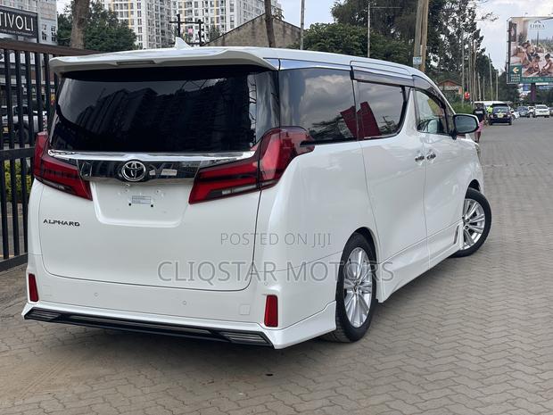 Toyota Alphard 2.5 Petrol FWD 2019 White