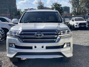 Toyota Land Cruiser 4.6 V8 ZX 2019 White for sale
