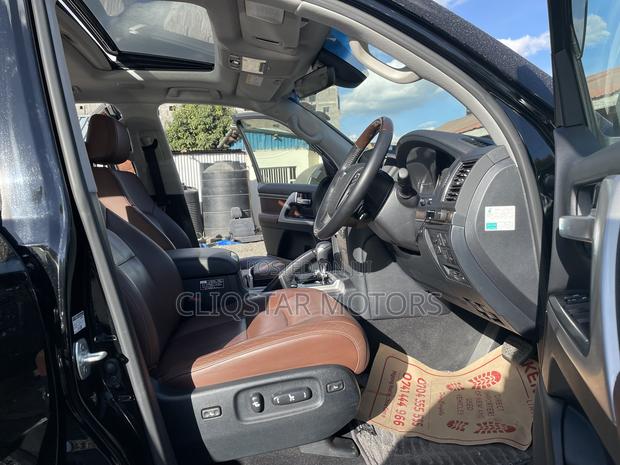 Toyota Land Cruiser 4.6 V8 ZX 2020 Black