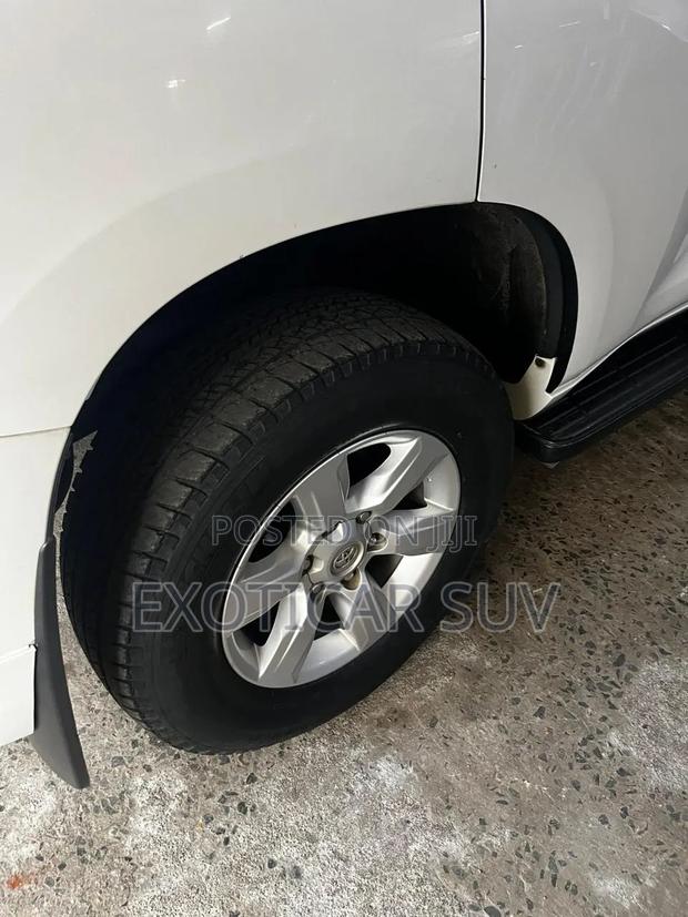 Toyota Land Cruiser Prado 2.7 2017 Pearl