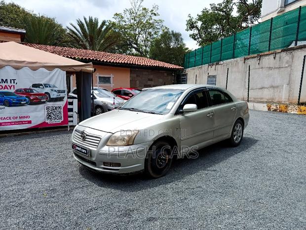 Toyota Avensis 2004 Silver