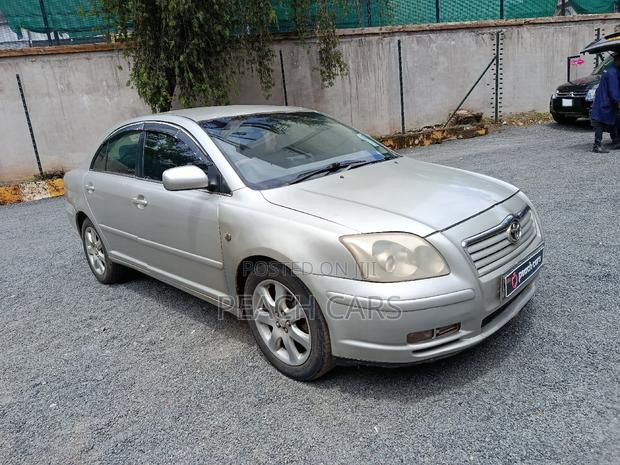 Toyota Avensis 2004 Silver
