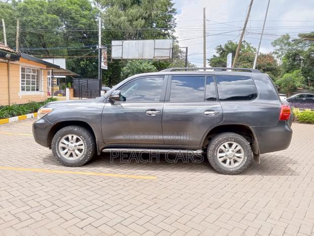 Toyota Land Cruiser 2012 Gray