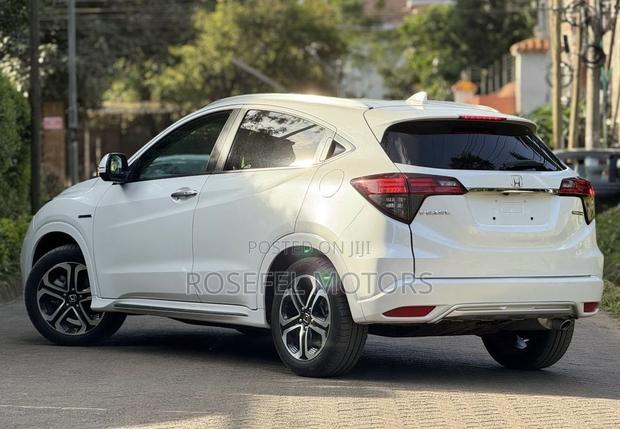 Honda Vezel 1.5 Hybrid 2WD 2019 White