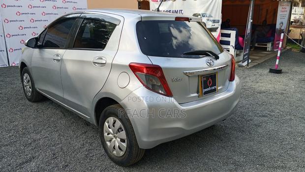 Toyota Vitz 2014 Silver