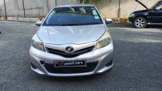 Toyota Vitz 2014 Silver