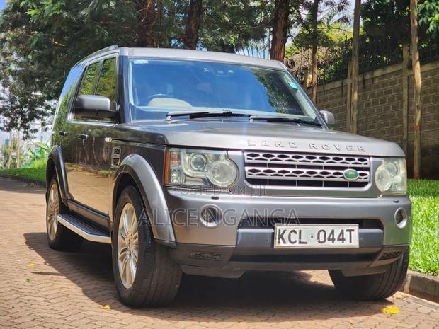 Land Rover Discovery 2010 Gray