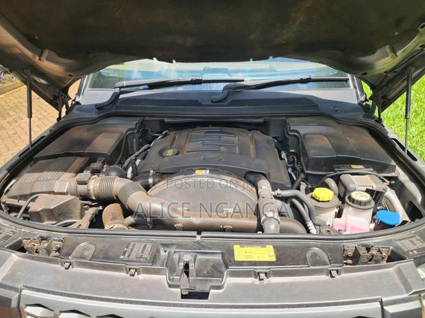 Land Rover Discovery 2010 Gray