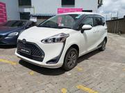 Toyota Sienta 2019 White for sale