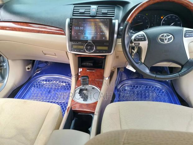 Toyota Premio 2014 Blue