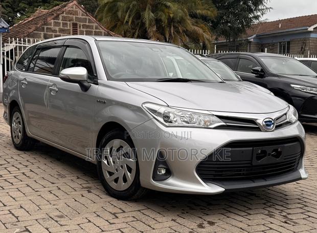 Toyota Corolla Fielder 1.5 Hybrid FWD 2020 Silver