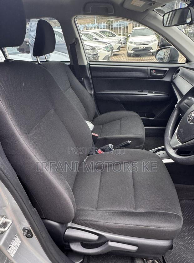 Toyota Corolla Fielder 1.5 Hybrid FWD 2020 Silver