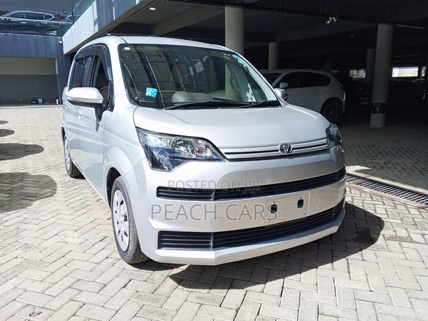 Toyota Spade 2019 Silver