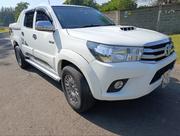 Toyota Hilux 2015 Pearl for sale