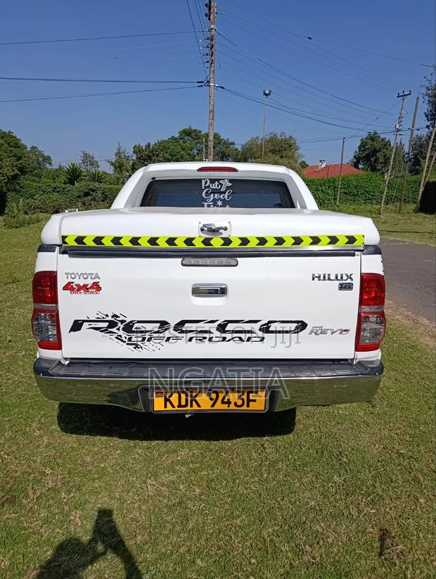 Toyota Hilux 2015 Pearl