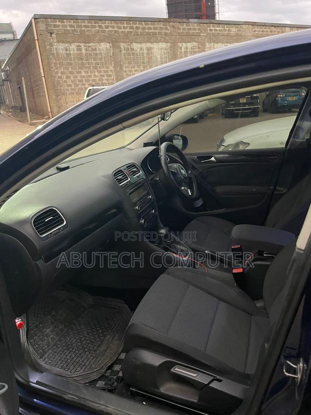 Volkswagen Golf 2010 Blue