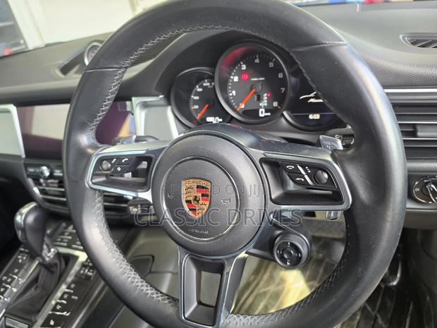 Porsche Macan 2019 Green