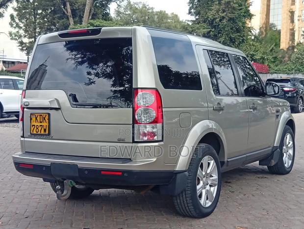 Land Rover Discovery 2015 Gold