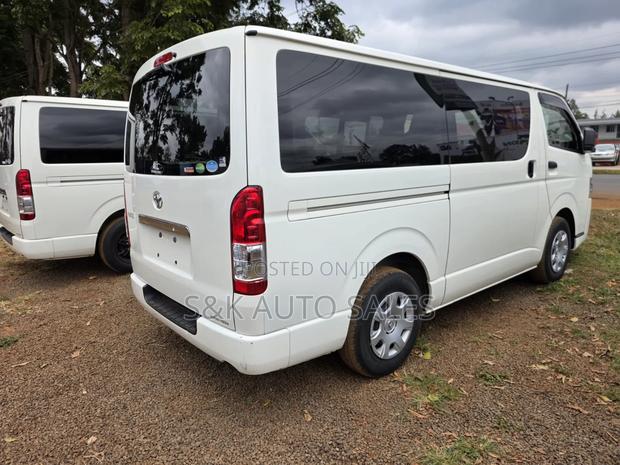 Toyota HiAce 2020 Silver
