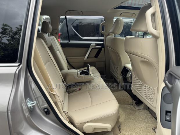 Toyota Land Cruiser Prado 2.8 2022 Brown