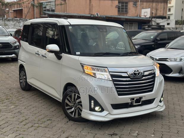 Toyota Roomy 2019 Pearl