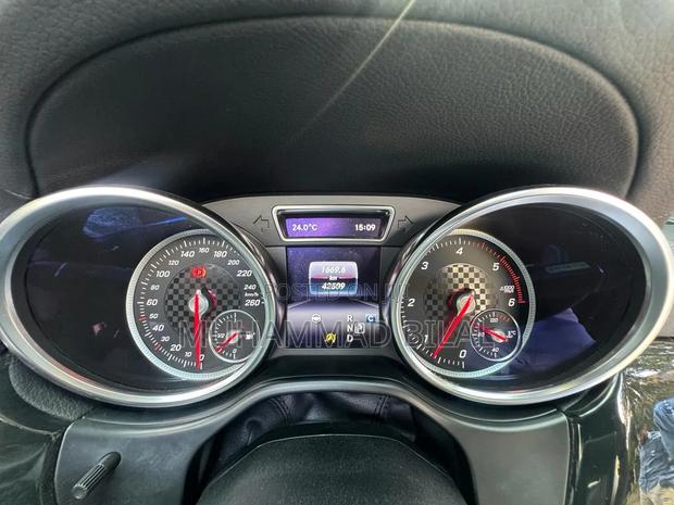Mercedes-Benz GLE-Class 2019 White