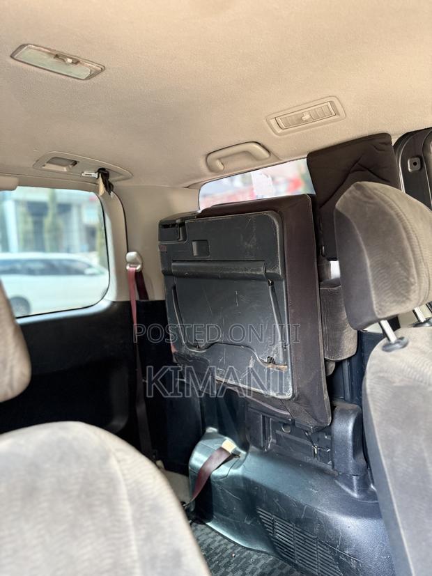Toyota Noah 2012 Gray