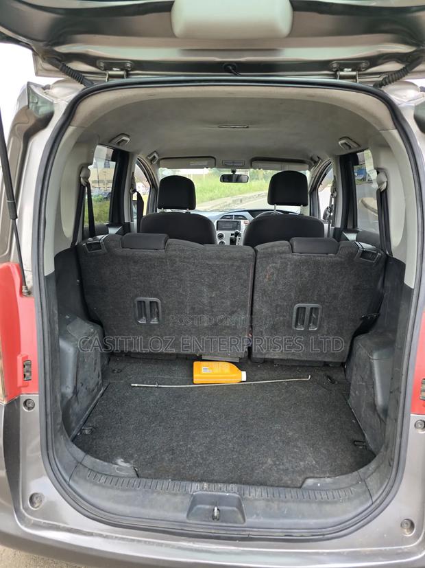 Toyota Ractis 2009 Gray
