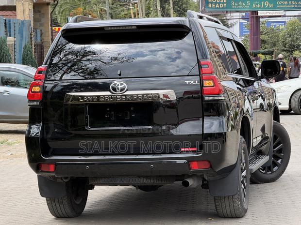Toyota Land Cruiser Prado 2.7 2021 Black