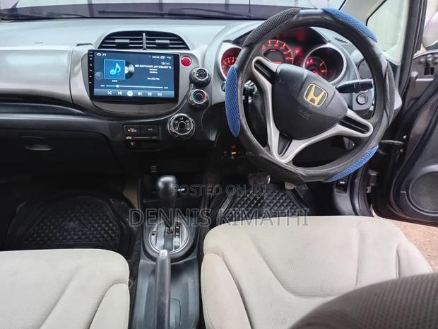 Honda Fit Automatic 2011 Gray