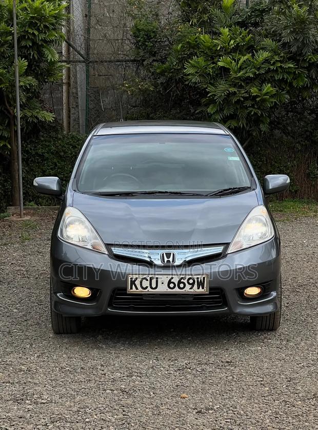 Honda Fit Shuttle 1.3 Hybrid 2WD 2012 Gray