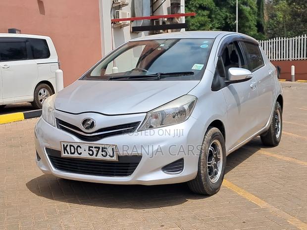 Toyota Vitz 2014 Silver