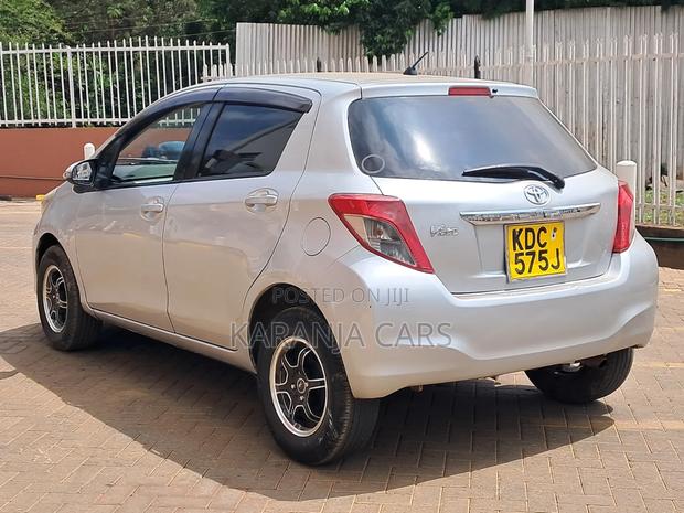 Toyota Vitz 2014 Silver