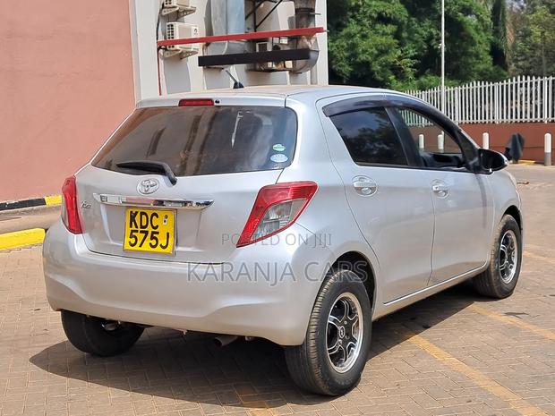 Toyota Vitz 2014 Silver