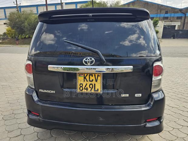 Toyota Corolla Rumion 2012 Black